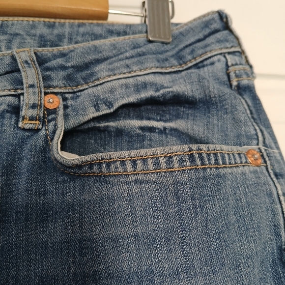 Free People We the Free Medium Wash Blue Women's Jeans Rise Crop Flare Size 30 - Picture 2 of 8